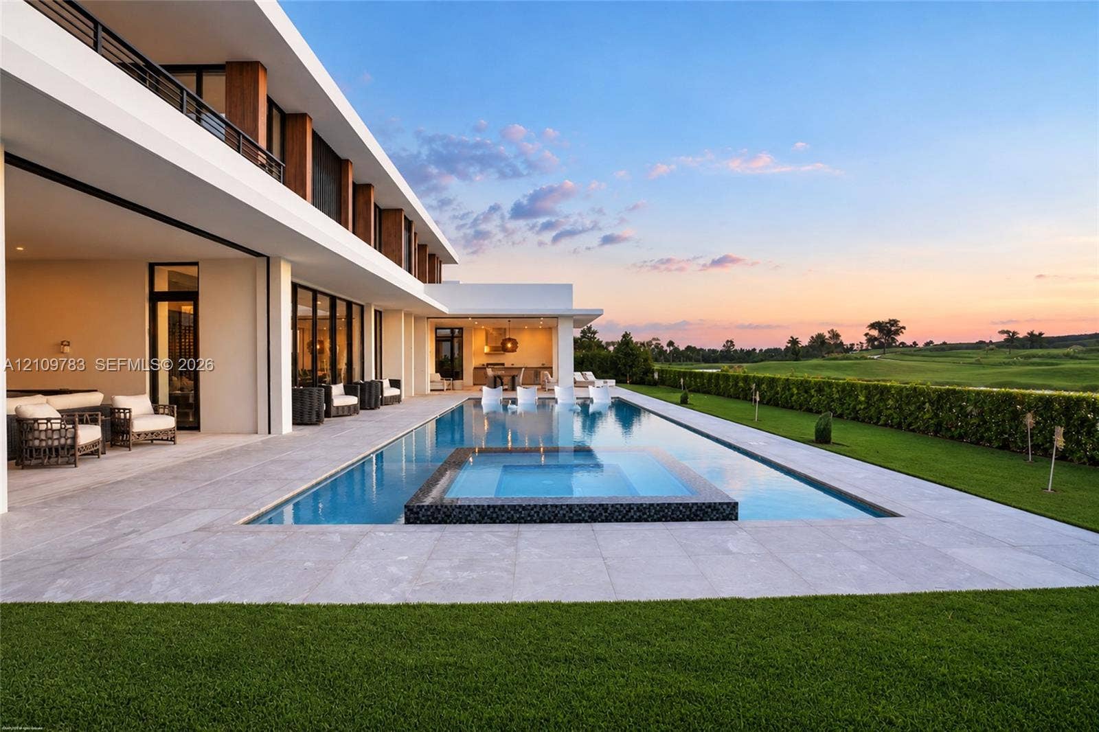Backyard / Pool