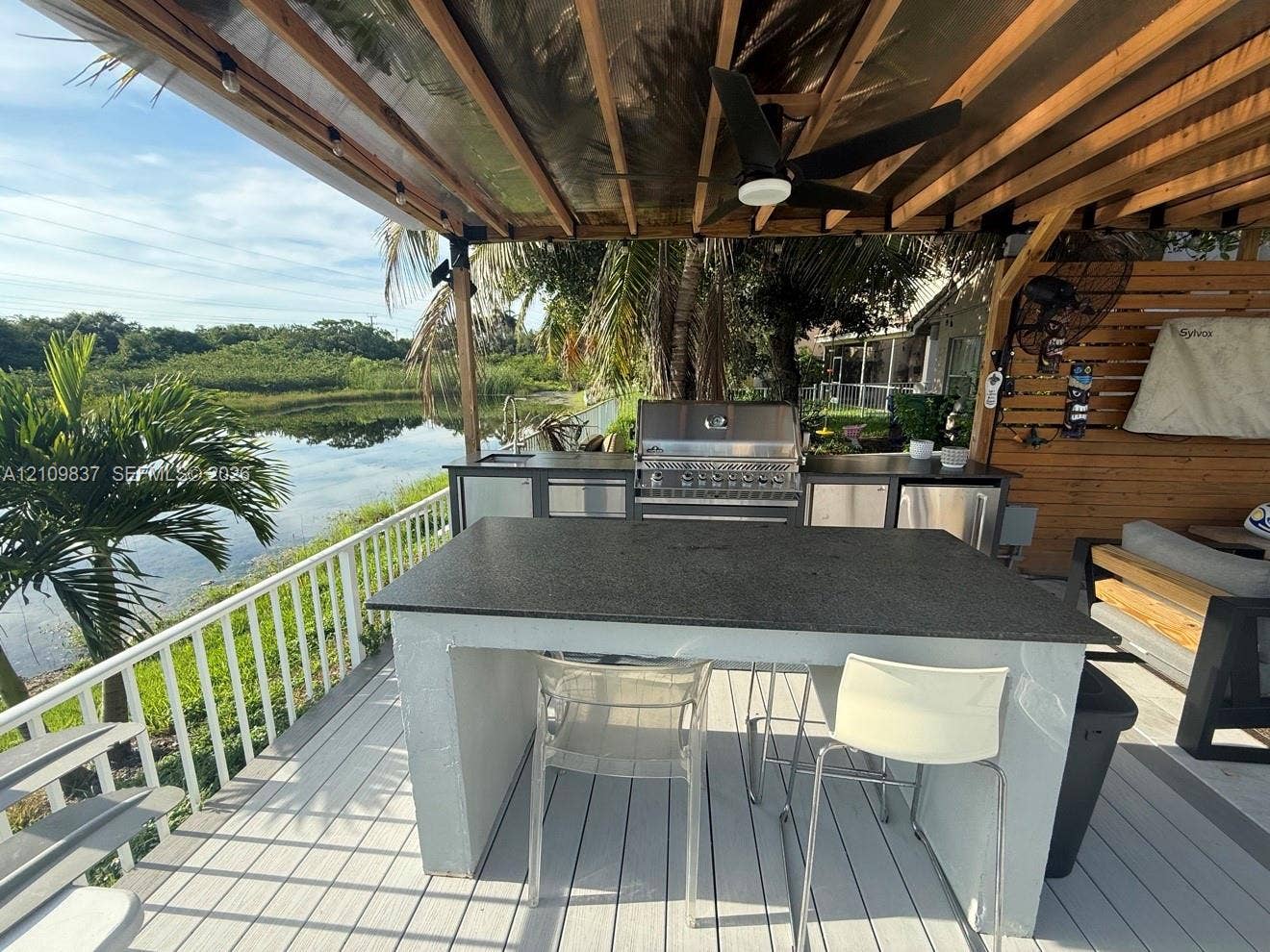 Outdoor Kitchen