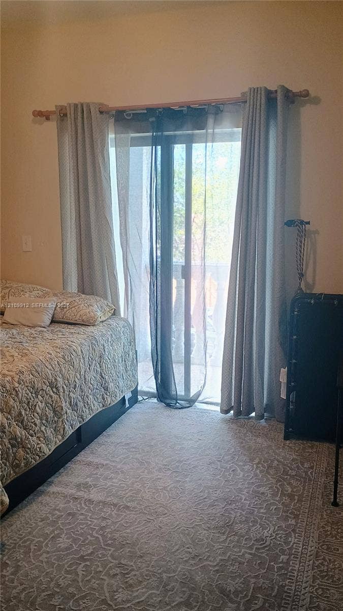 3253 SW 150 Court, Miami, FL 33185 Sliding glass door with natural light exposure