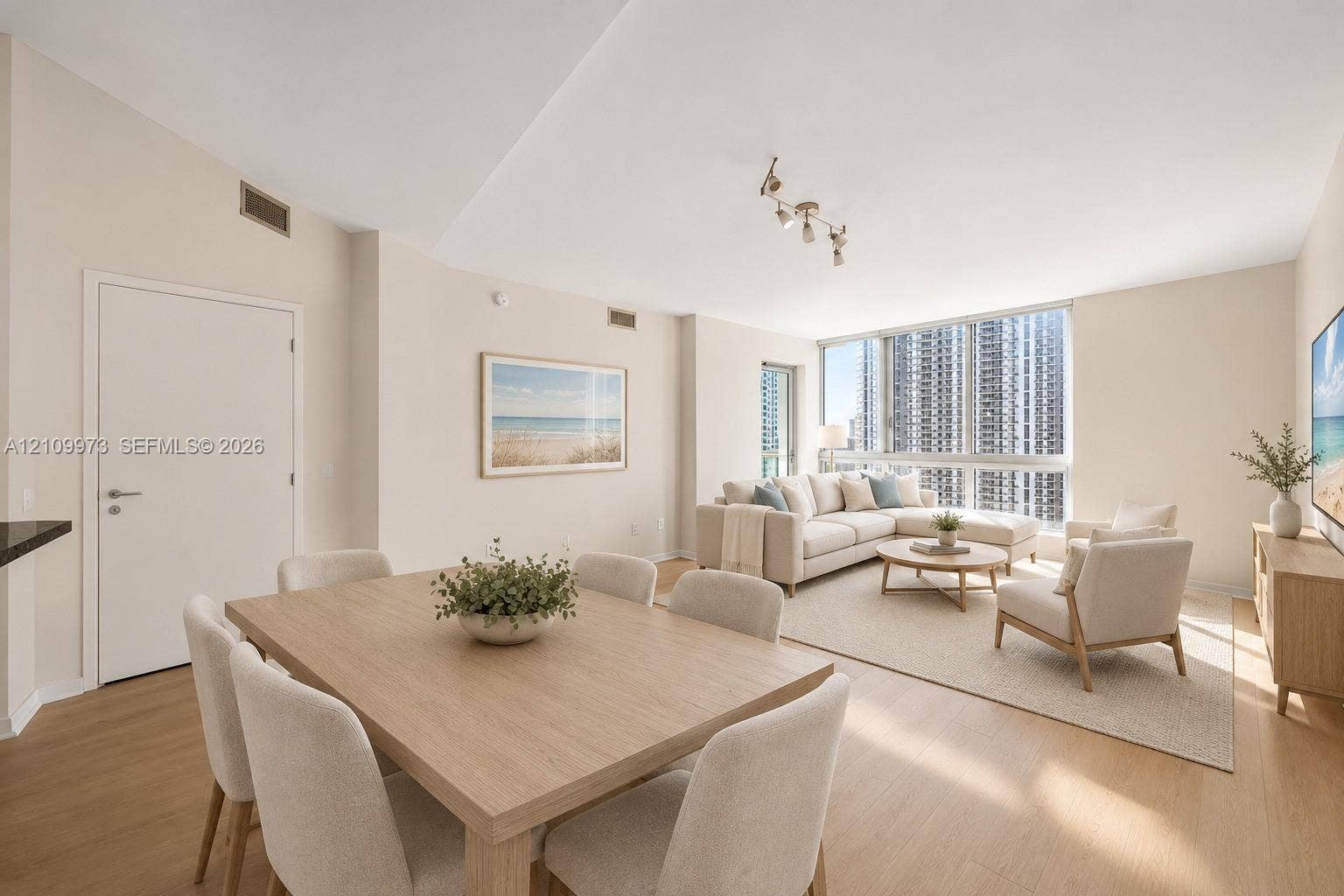 300 S Biscayne Boulevard, #T-1806, Miami, Miami, FL 33131 Virtually Staged