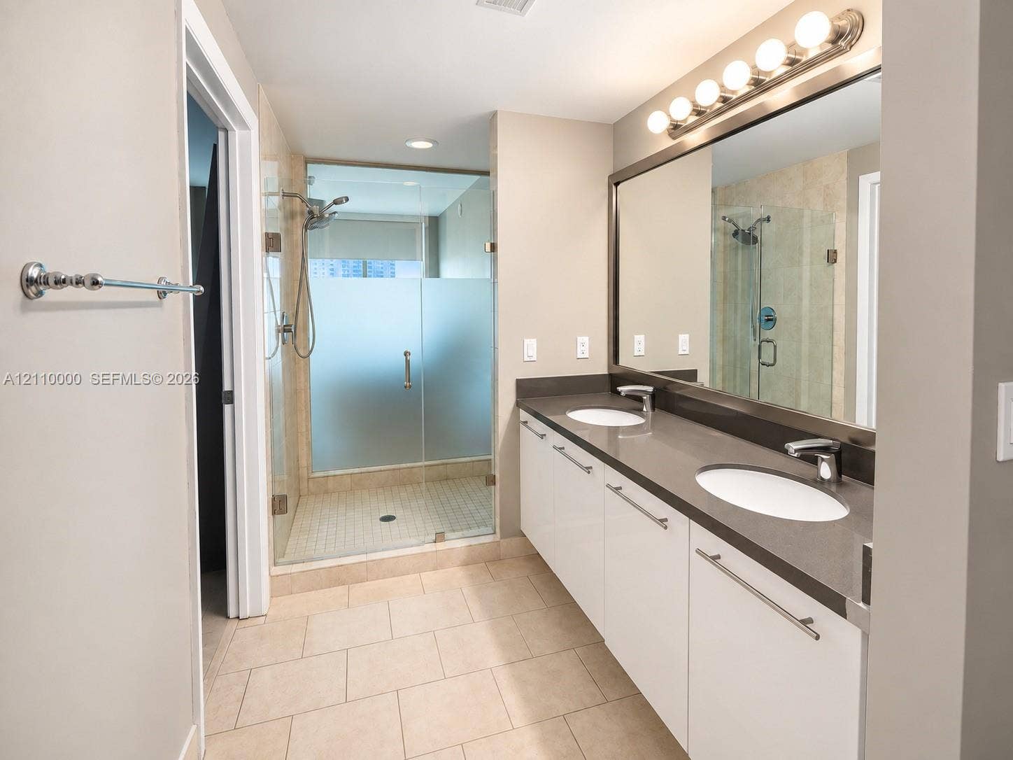 90 SW 3rd Street, #3212, Miami, FL 33130 Photo 9