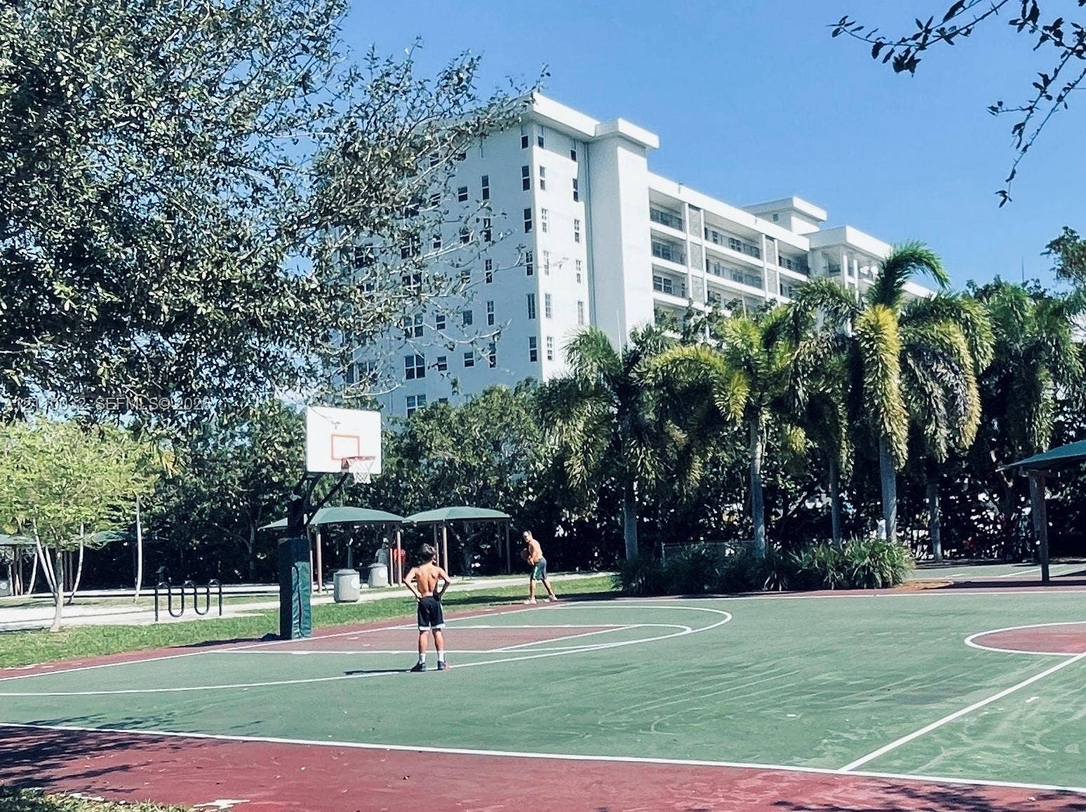 605 Oaks Drive, #601, Pompano Beach, Pompano Beach, FL 33069 Outdoor basketball court