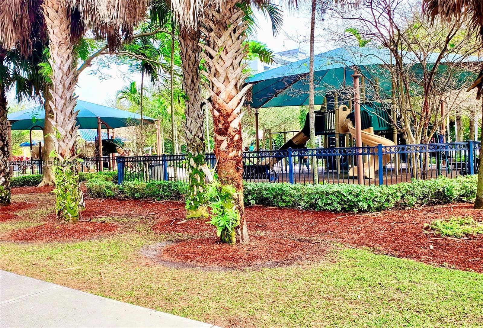 605 Oaks Drive, #601, Pompano Beach, Pompano Beach, FL 33069 Outdoor playground area
