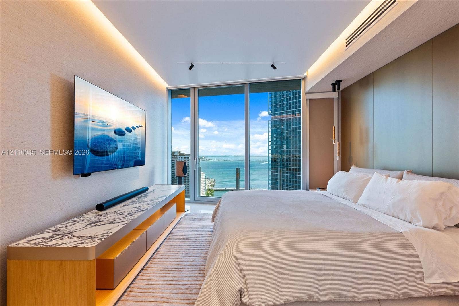 300 Biscayne Boulevard Way, #3105W, Miami, FL 33131 Photo 13