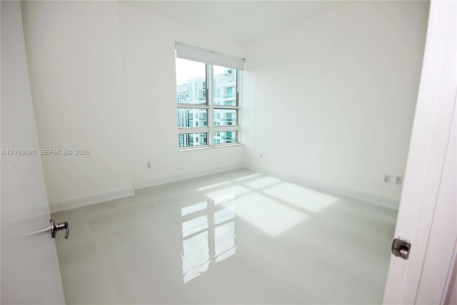950 Brickell Bay Drive, #4109, Miami, Miami, FL 33131 Photo 11