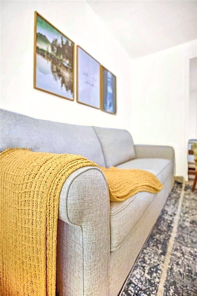 301 86th Street, #303-3, Miami Beach, Miami Beach, FL 33141 Additional content