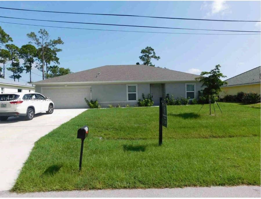 Property photo for 1743 SW Bellevue Avenue, Port St Lucie, FL