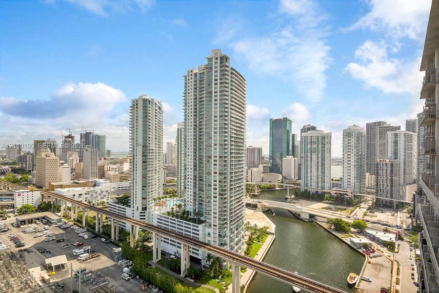 Property photo for 185 SW 7th Street, #2811, Miami, FL