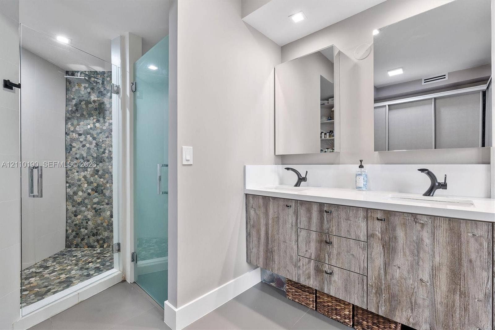 6365 Collins Avenue, #4307, Miami Beach, FL 33141 Master Bathroom