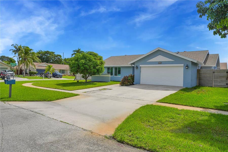 Property photo for 9188 Edgemont Lane, Boca Raton, FL