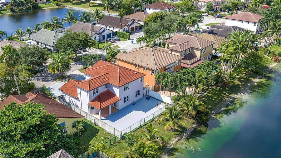 Property photo for 14843 SW 24th Street, Miami, FL