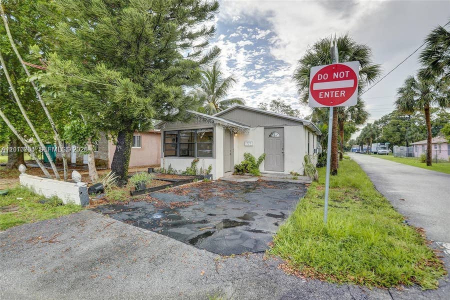 Property photo for 729 NW 19th Avenue, Fort Lauderdale, FL