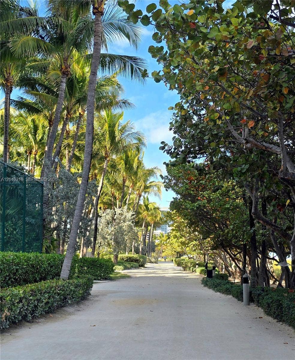 10175 Collins Avenue, #208, Bal Harbour, FL 33154 Bike, Walk, Jog Path