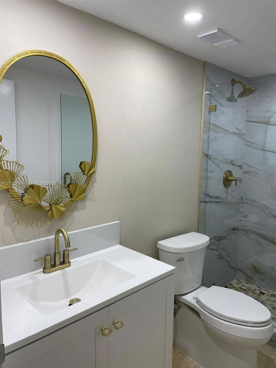 10175 Collins Avenue, #208, Bal Harbour, FL 33154 Half Bath