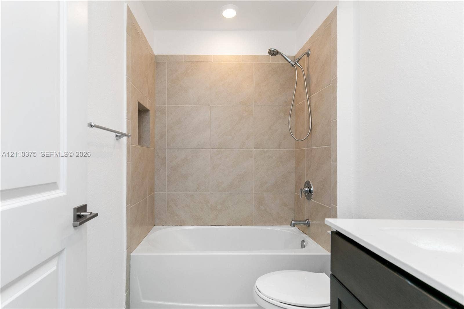 1051 SE 23rd Terrace, Homestead, FL 33035 Bathroom 2
