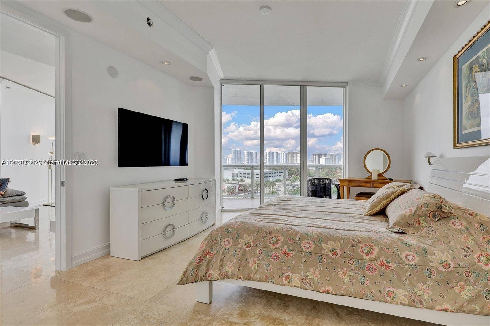 18101 Collins Avenue, #1003, Sunny Isles Beach, Sunny Isles Beach, FL 33160 Photo 22