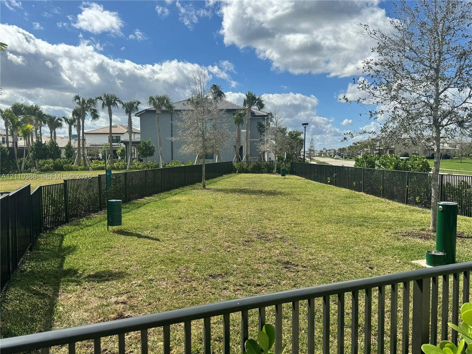 2162 Appleton Circle N, Oakland Park, FL 33309 Pet Park