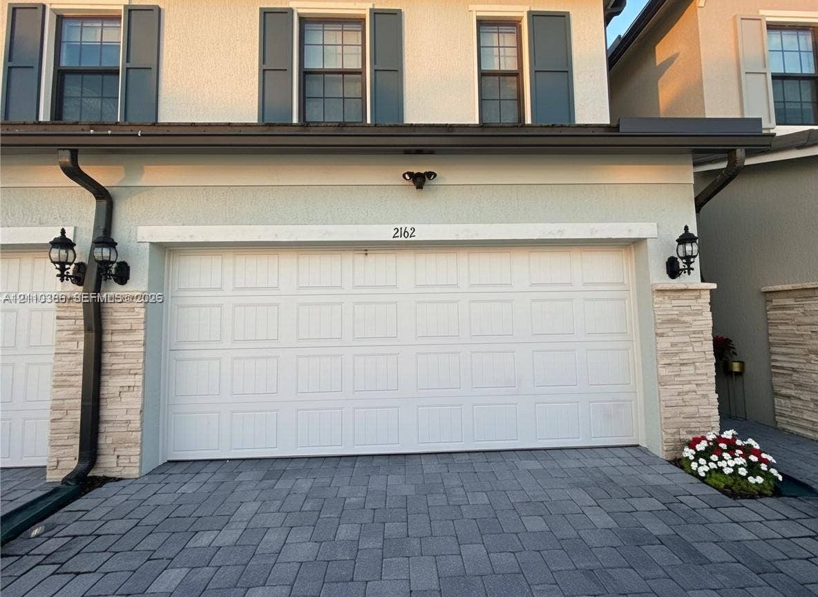 2162 Appleton Circle N, Oakland Park, FL 33309 Photo 2