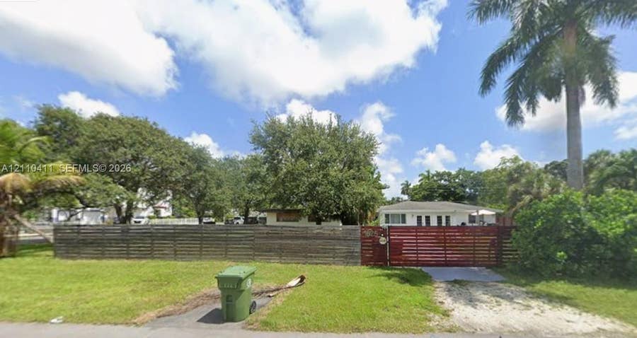 Property photo for 1825 SW 30th Street, Fort Lauderdale, FL