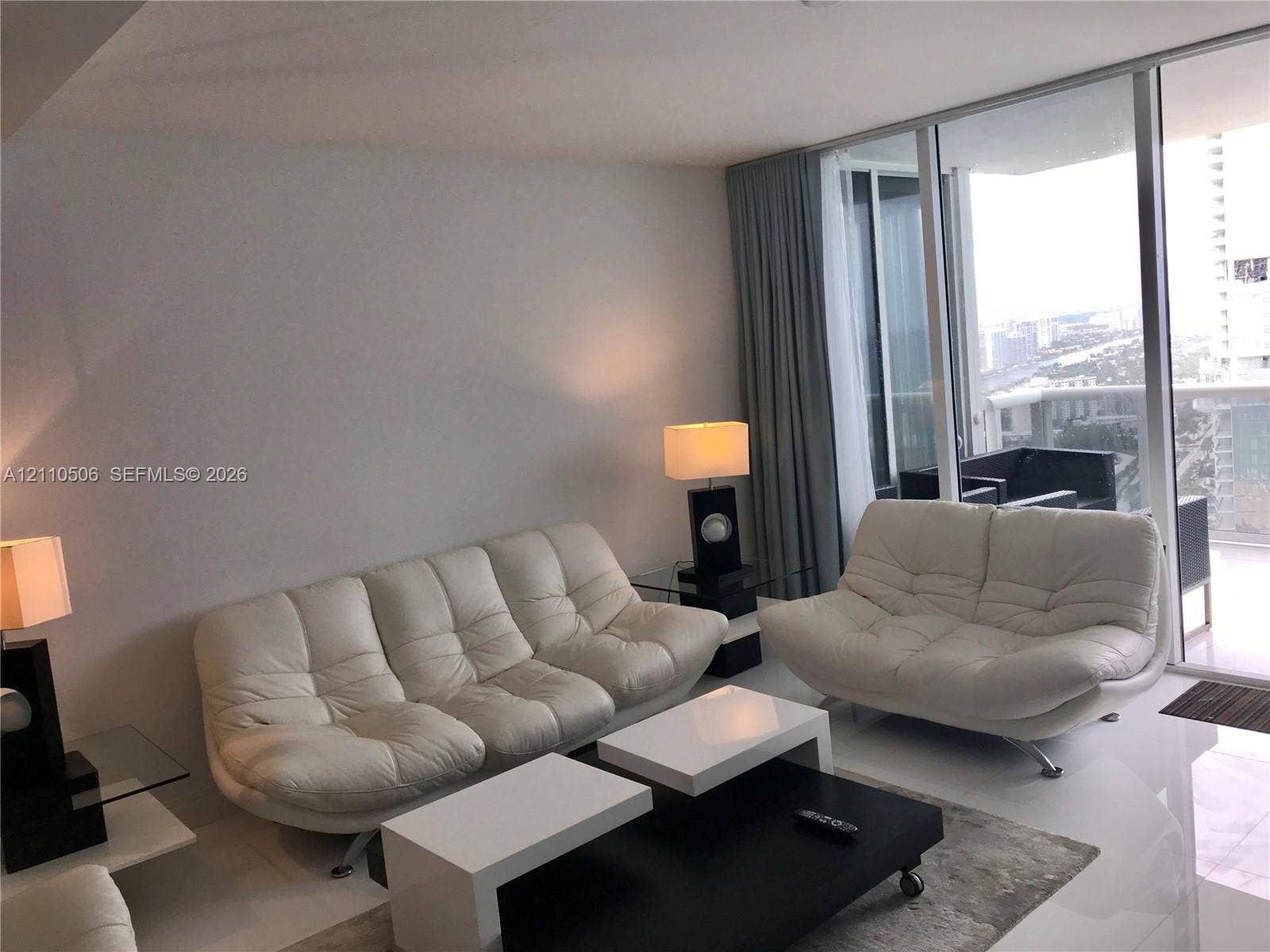18201 Collins Avenue, #5104, Sunny Isles Beach, Sunny Isles Beach, FL 33160 Photo 3