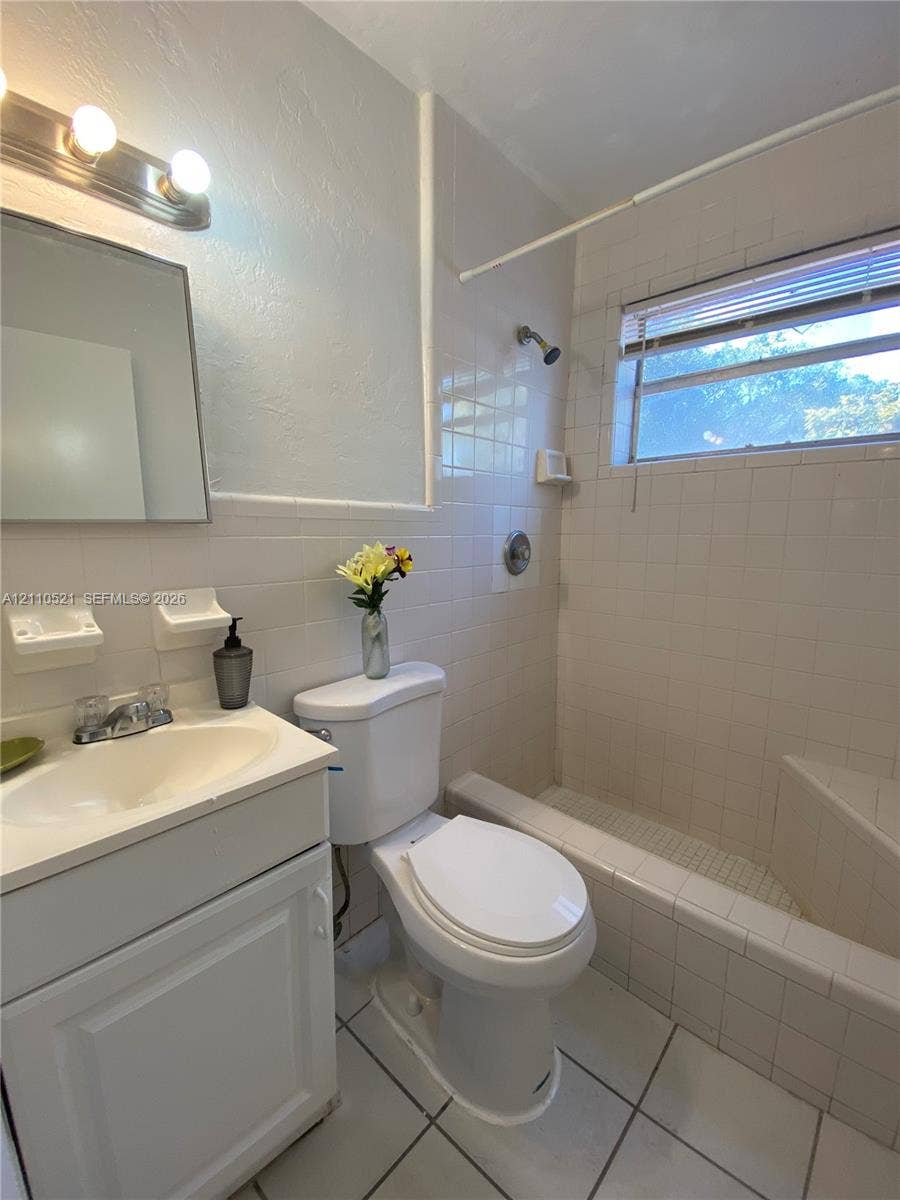 2228 Grant Street, #3, Hollywood, Hollywood, FL 33020 Photo 6