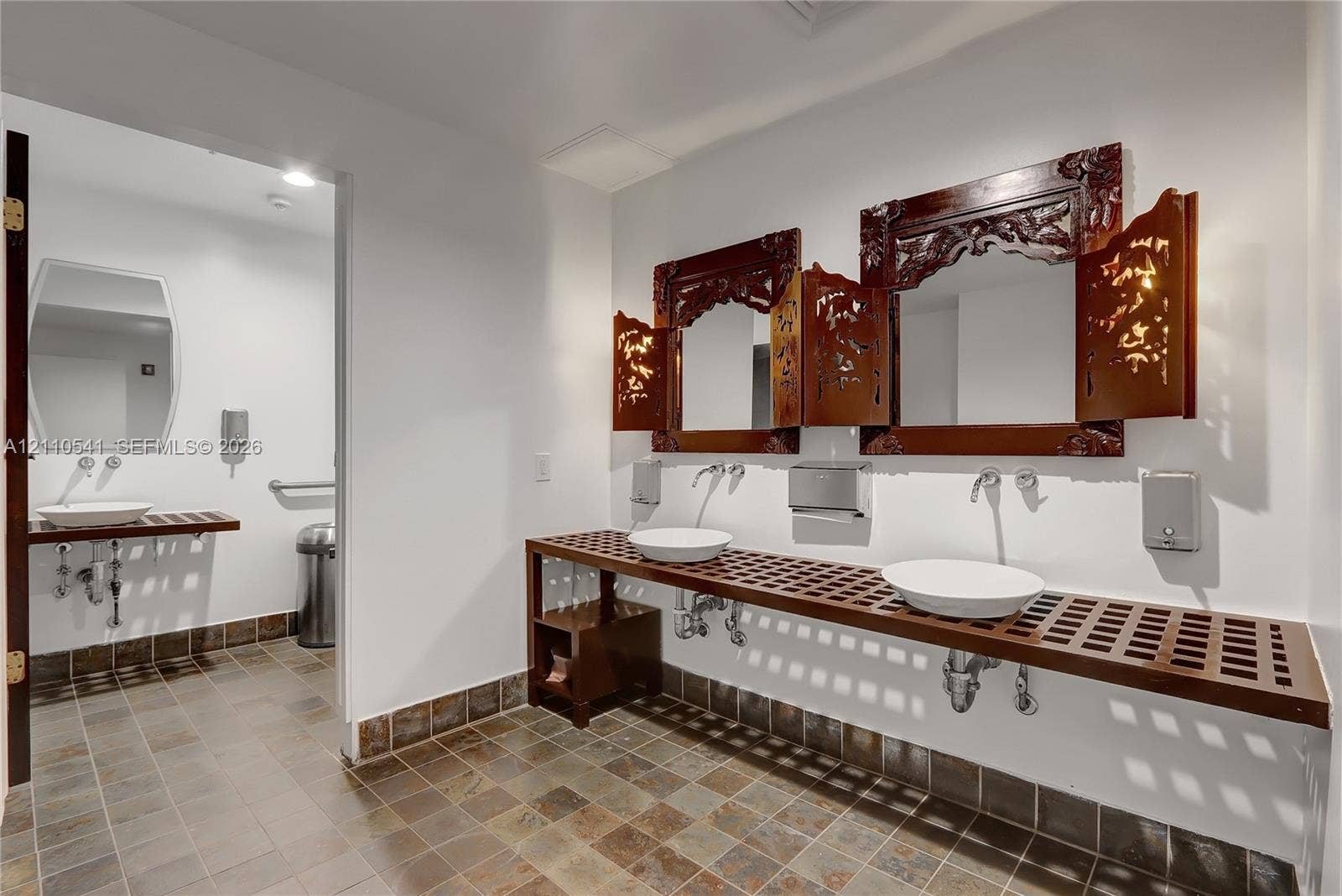 10 S River Drive, #610, Miami, FL 33130 Community.