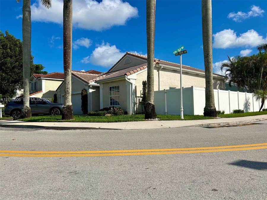 Property photo for 14200 Oak Ridge Drive, Davie, FL