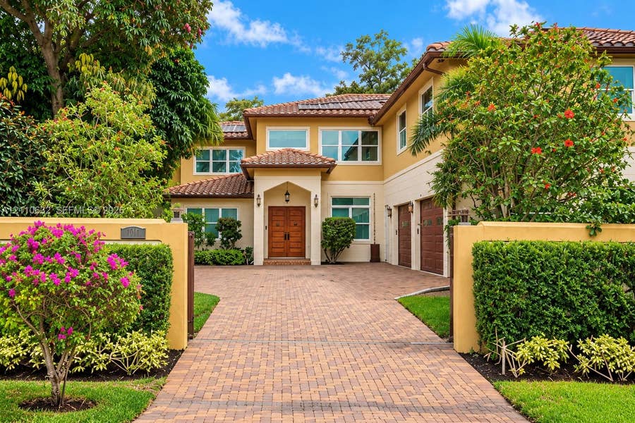 Property photo for 1115 SW 5th Place, Fort Lauderdale, FL
