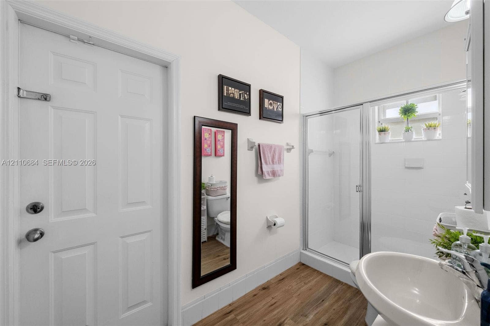 13542 SW 177th Terrace, Miami, FL 33177 1st floor full bath, also a cabana bath with access to the patio