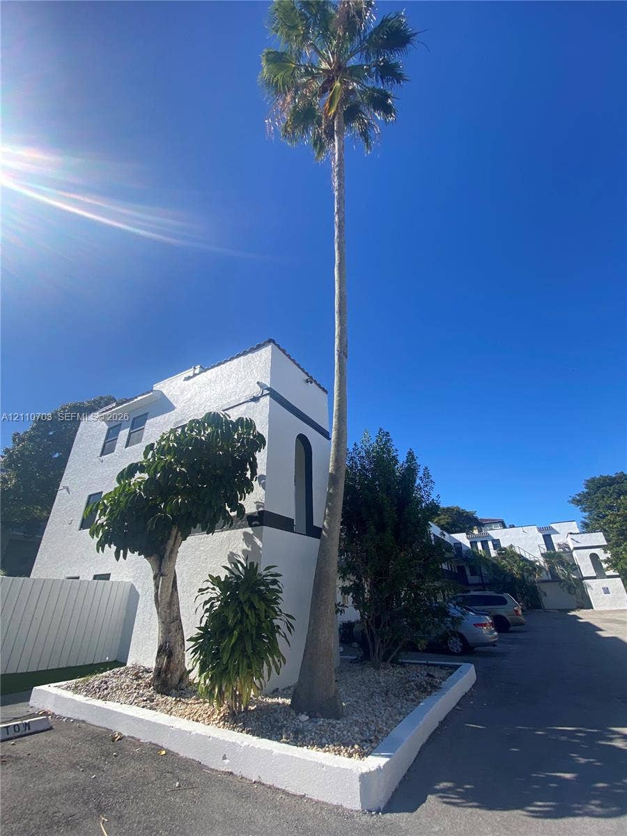 2705 NE 9th Avenue, #207, Wilton Manors, Wilton Manors, FL 33334 Photo 24