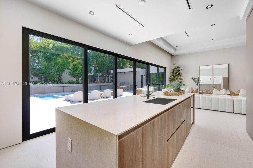 9445 SW 73rd Avenue, Pinecrest, FL 33156 natural stone finishes
