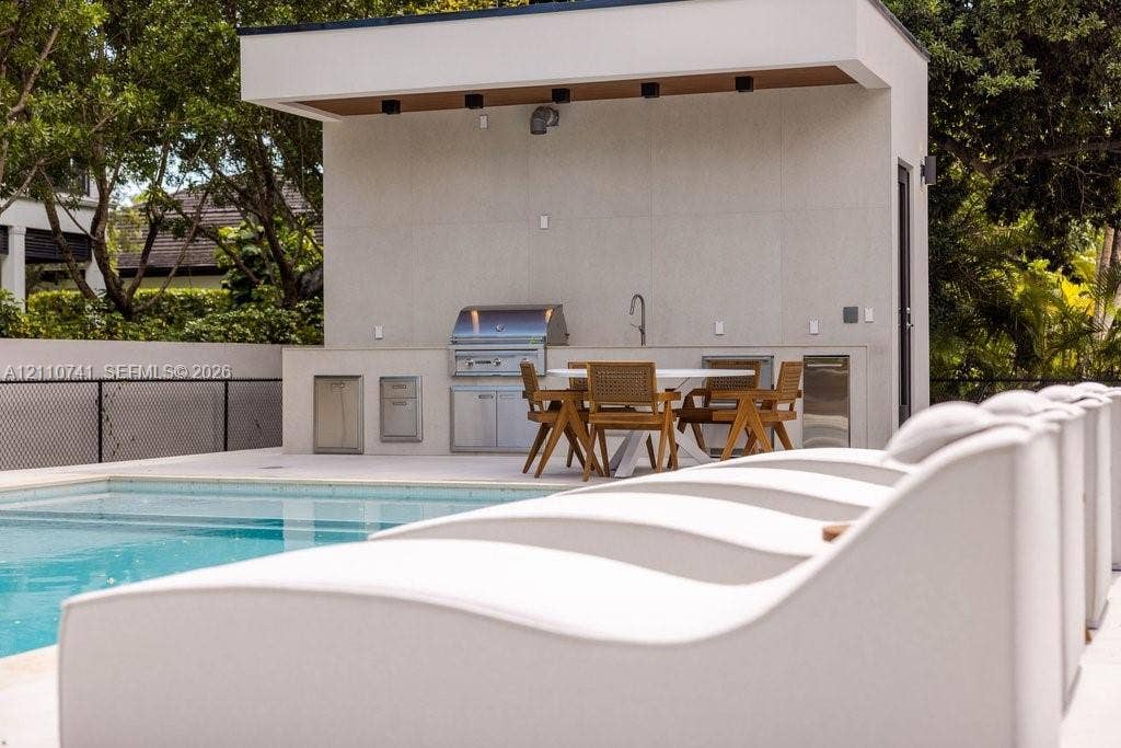 9445 SW 73rd Avenue, Pinecrest, FL 33156 Outdoor lounge
