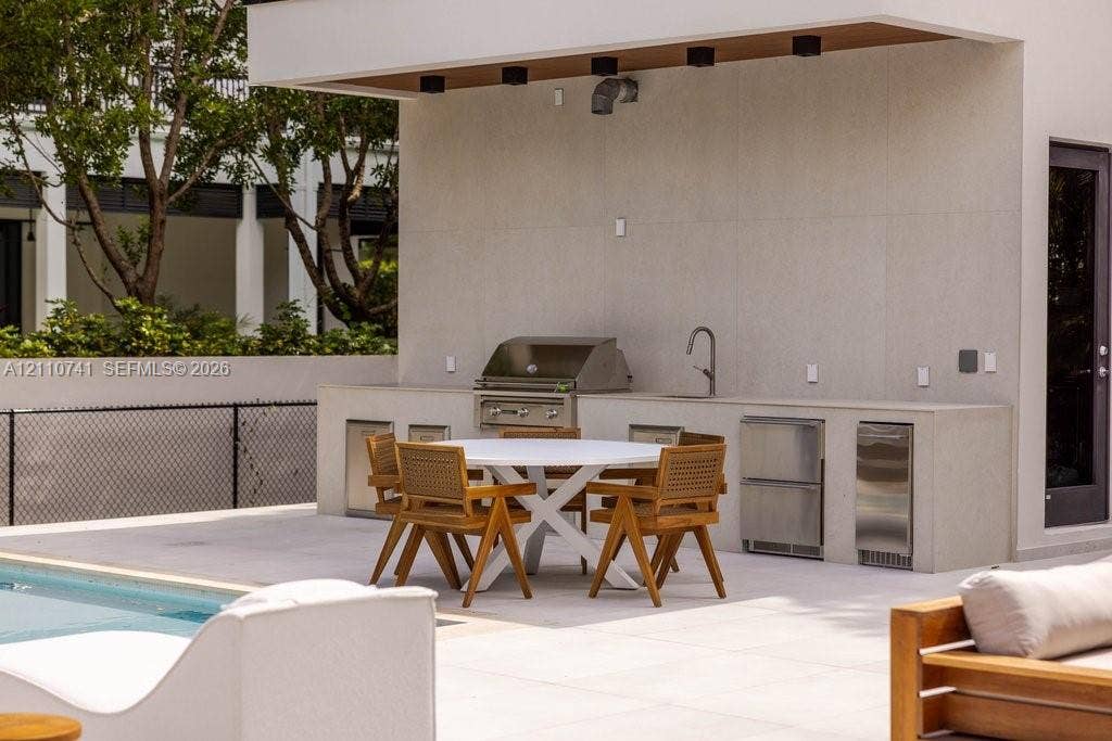 9445 SW 73rd Avenue, Pinecrest, FL 33156 Outdoor dining