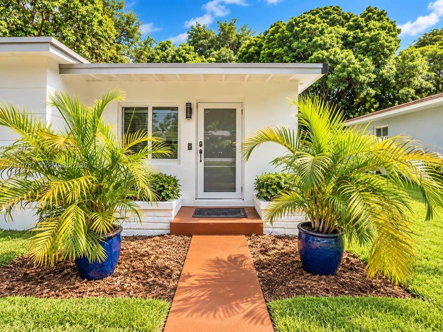 Property photo for 886 NE 134th Street, North Miami, FL