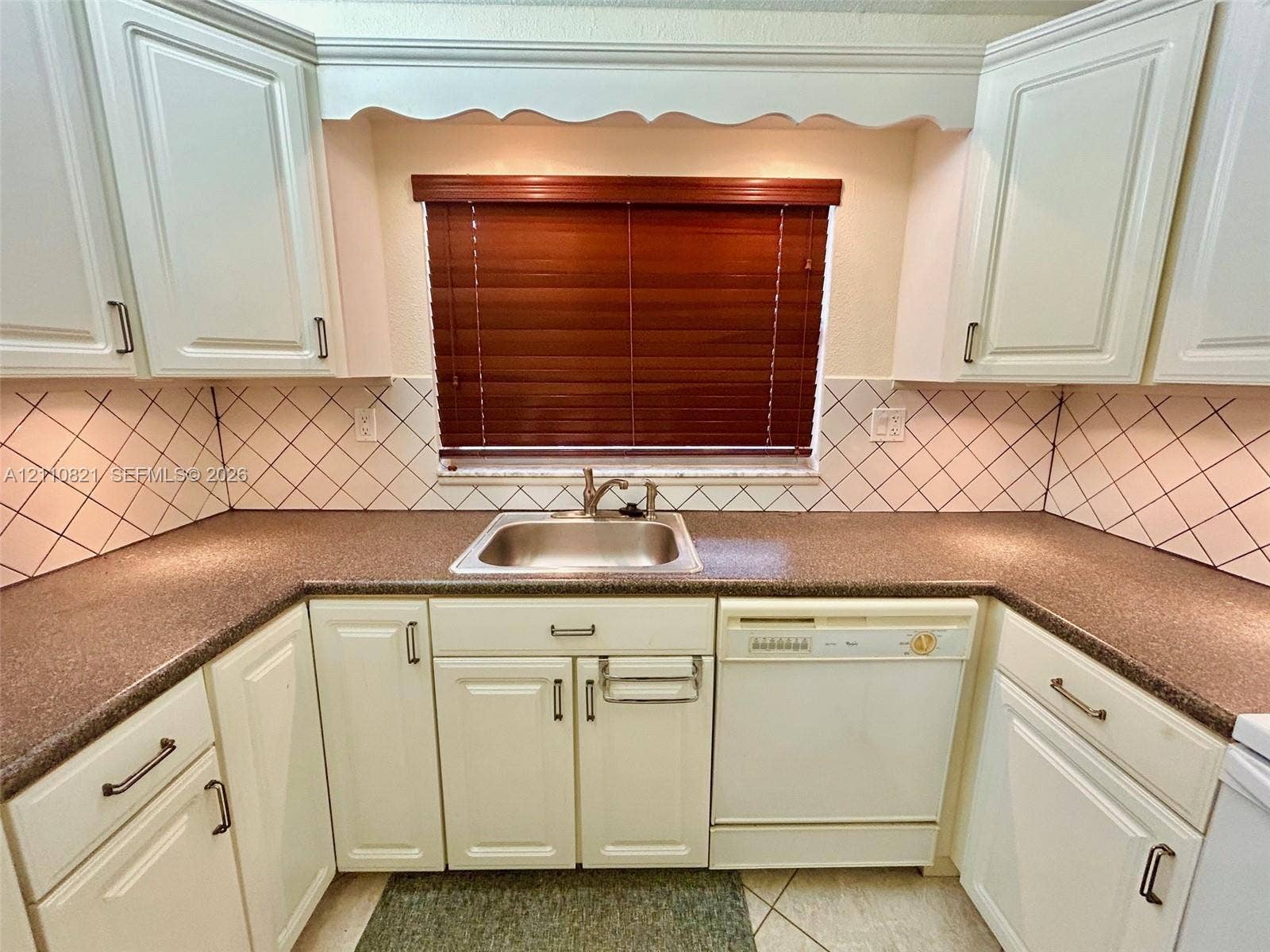 9020 Sunrise Lakes Boulevard, #303, Sunrise, FL 33322 Photo 4