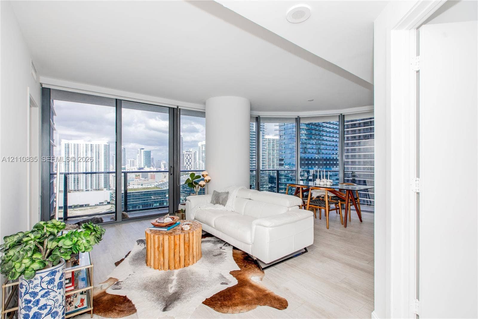 55 SW 9th Street, #2501, Miami, Miami, FL 33130 Photo 4