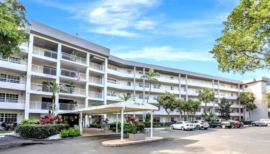 Property photo for 565 Oaks Lane, #410, Pompano Beach, FL