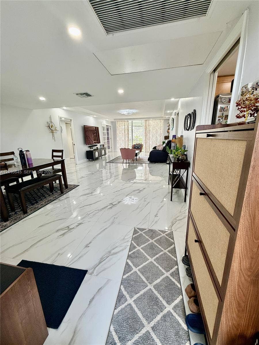 565 Oaks Lane, #410, Pompano Beach, FL 33069 Photo 3