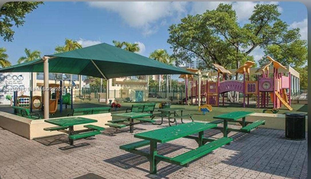 320 SW 4th Avenue, #5, Miami, Miami, FL 33130 Jose Marti Park - Across the Street