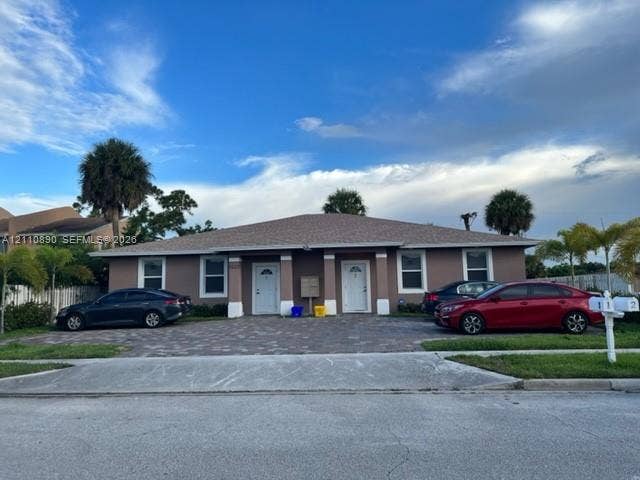 1533 W 26th Court, Riviera Beach, FL 33404 Photo 3
