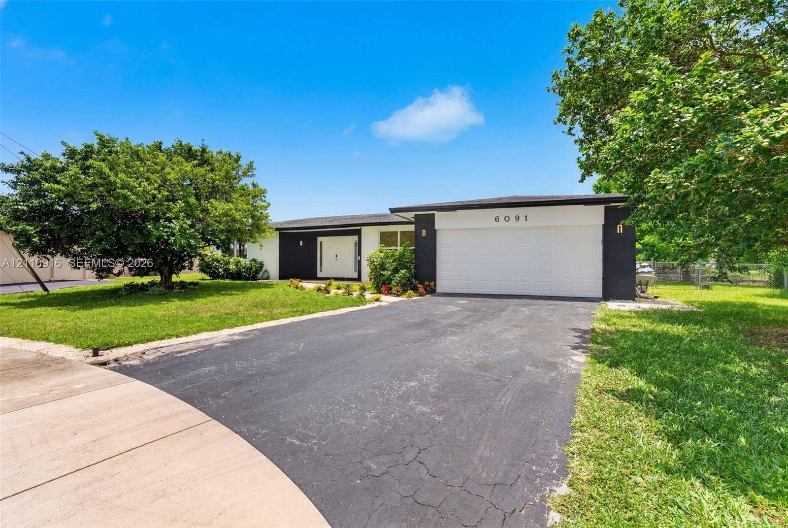 6091 SW 14th Street, Plantation, FL 33317 Photo 3