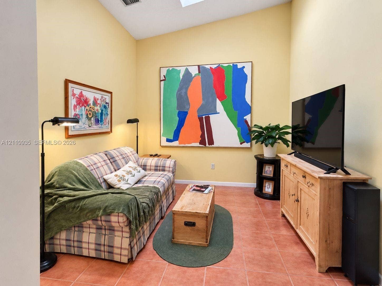 3530 Magellan Circle, #618, Aventura, FL 33180 Vaulted ceiling, skylight, and large-format ceramic tile flooring