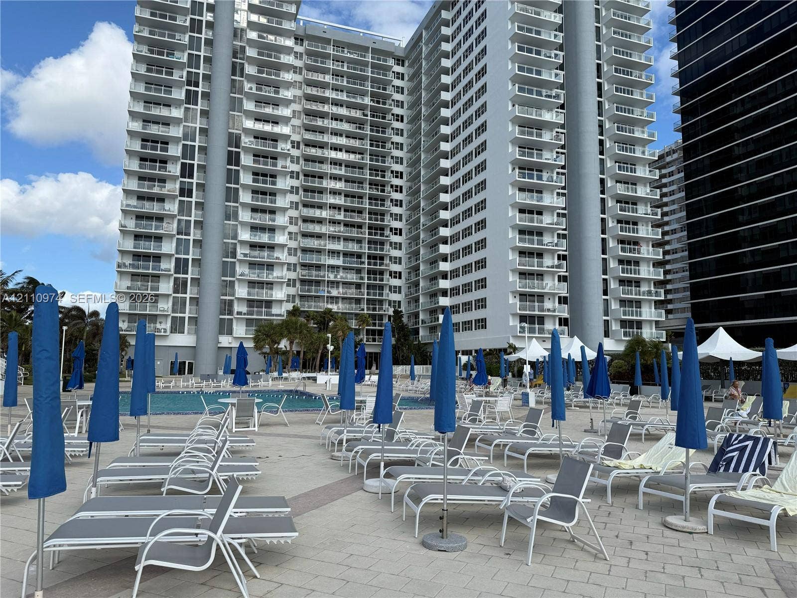 2030 S Ocean Drive, #803, Hallandale Beach, FL 33009 Pool deck