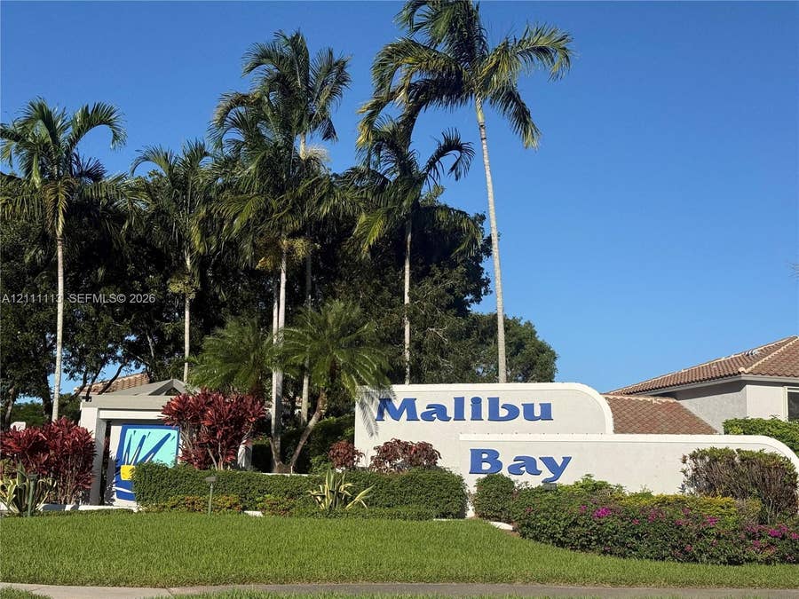 Property photo for Pembroke Pines, FL