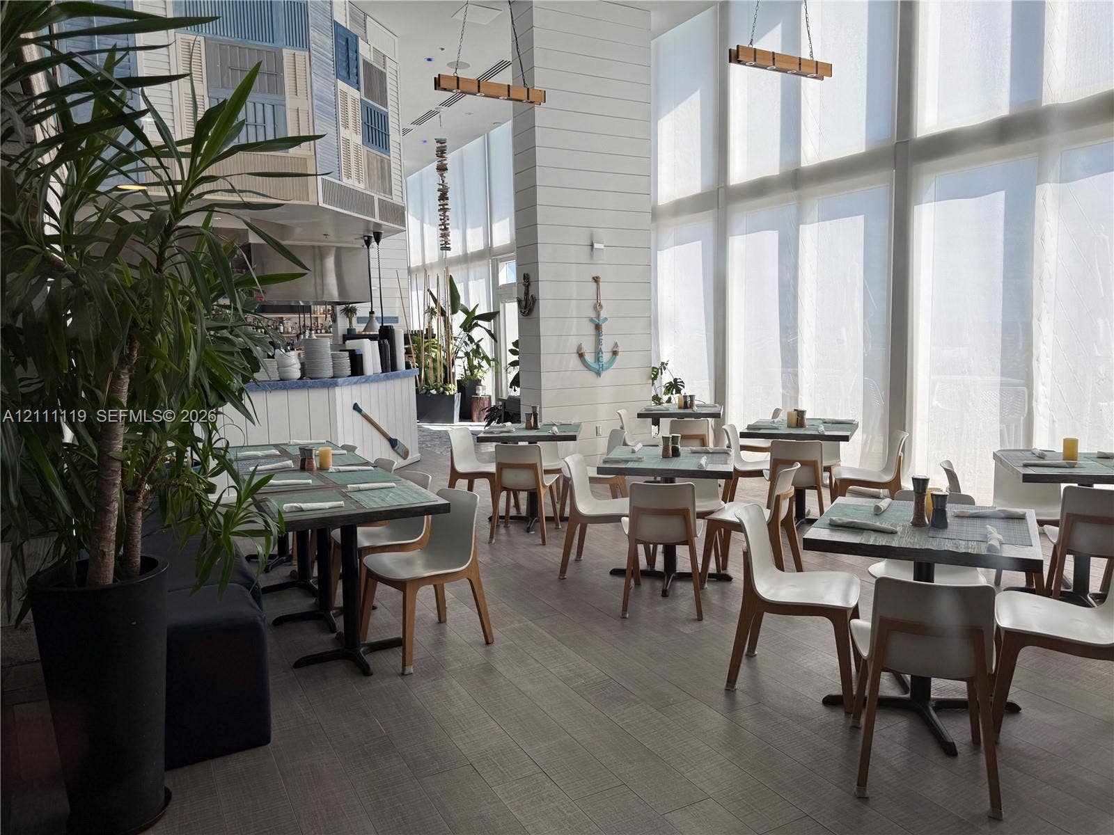 15901 Collins Avenue, #3907, Sunny Isles Beach, FL 33160 Beach side restaurant