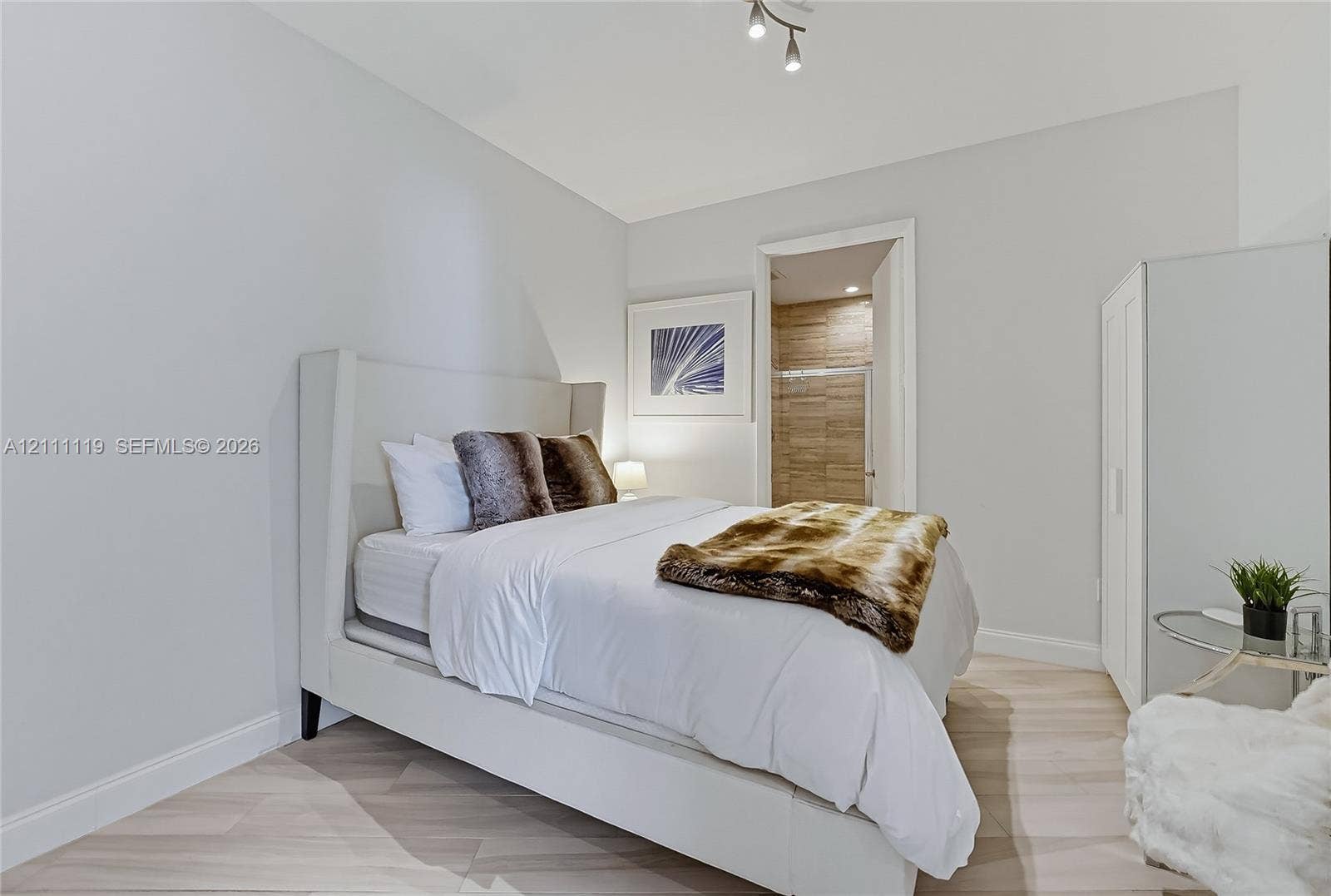 15901 Collins Avenue, #3907, Sunny Isles Beach, FL 33160 den converted in third bedroom