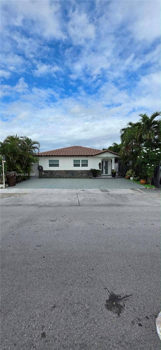 Property photo for 2591 W 70th Street, Hialeah, FL