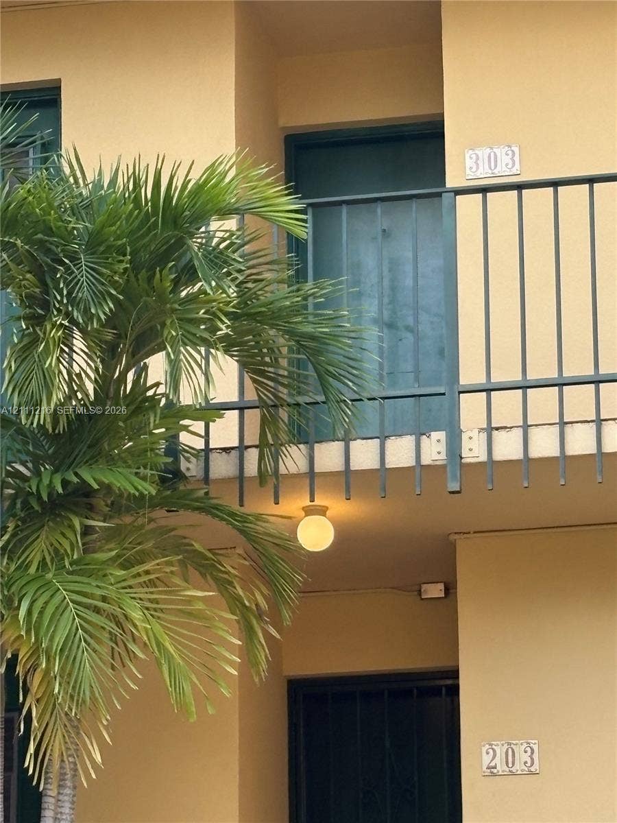 525 Coral Way, #303, Coral Gables, Coral Gables, FL 33134 Photo 5