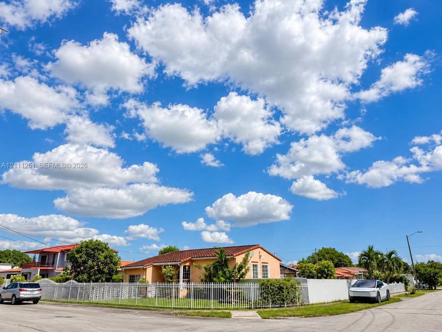 Property photo for 201 NW 61st Avenue, Miami, FL