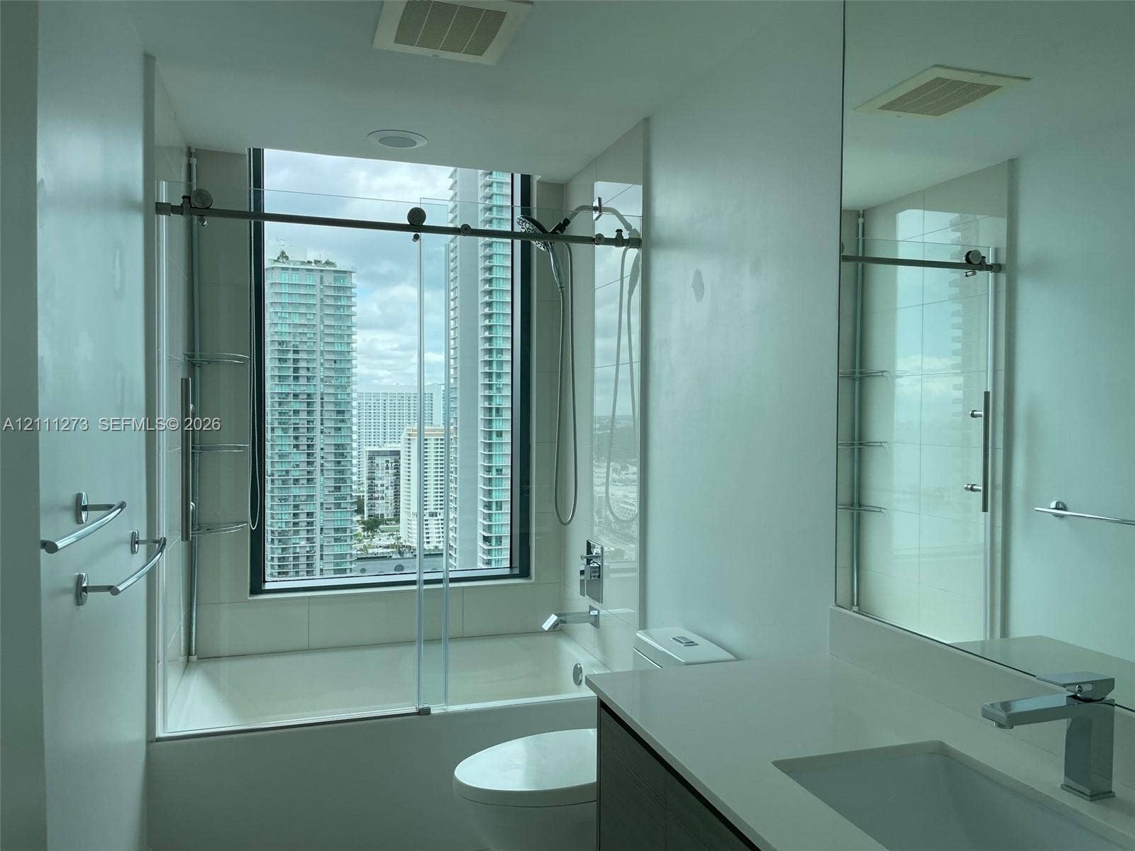 460 NE 28th Street, #3101, Miami, Miami, FL 33137 Beautifully appointed second bathroom.